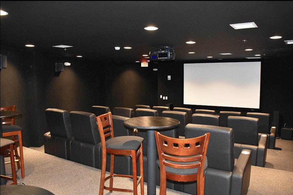 Auch einen Kino-Saal gibt es für die Bunker-Reichen