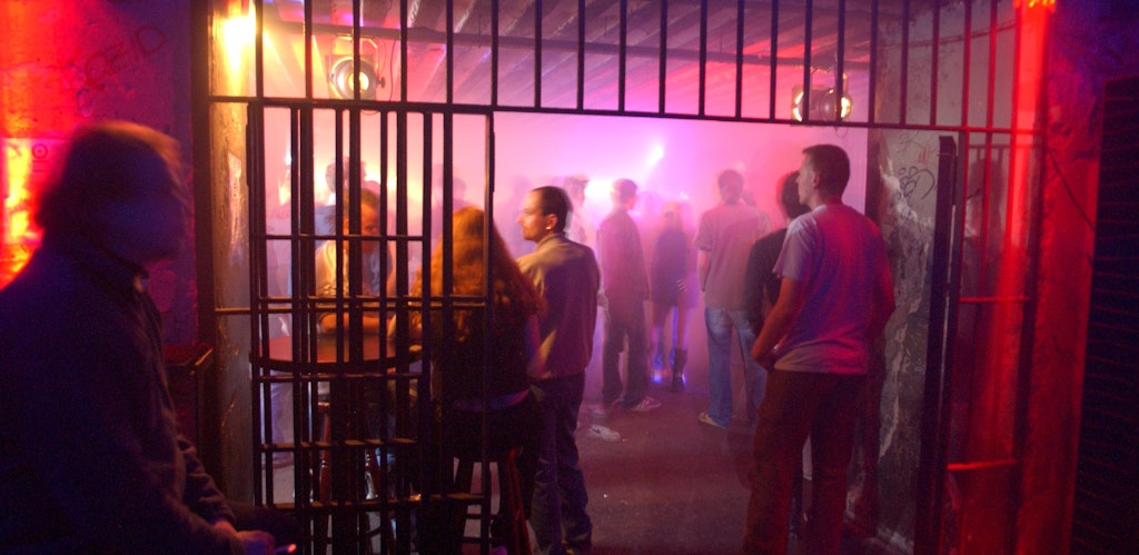 Ein Bild der Vergangenheit: Der berüchtigte Berliner Club Tresor. Geschlossene, schlecht belüftete Räume können Orte sogenannter Cluster-Ausbrüche sein.