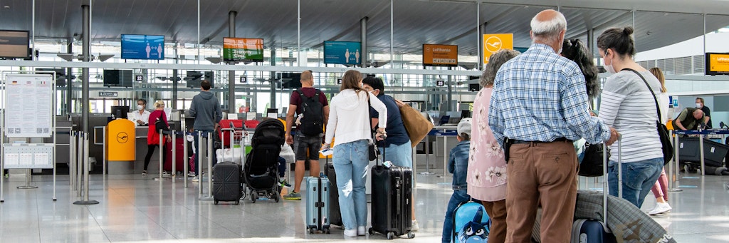 Reisen im Ausnahmezustand: Wer sich auf den Weg ins Ausland macht, sollte sich auch mit Versicherungsfragen befasst haben.