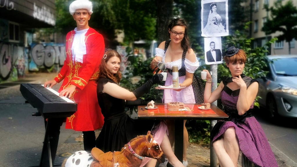 Kaffee, Kuchen und Mozart: Das Bild entstand in der Wiener Straße.