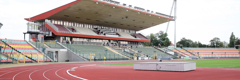 Für Berliner Architekten ist das Jahn-Stadion eine „historisch einmalige“ Arena.