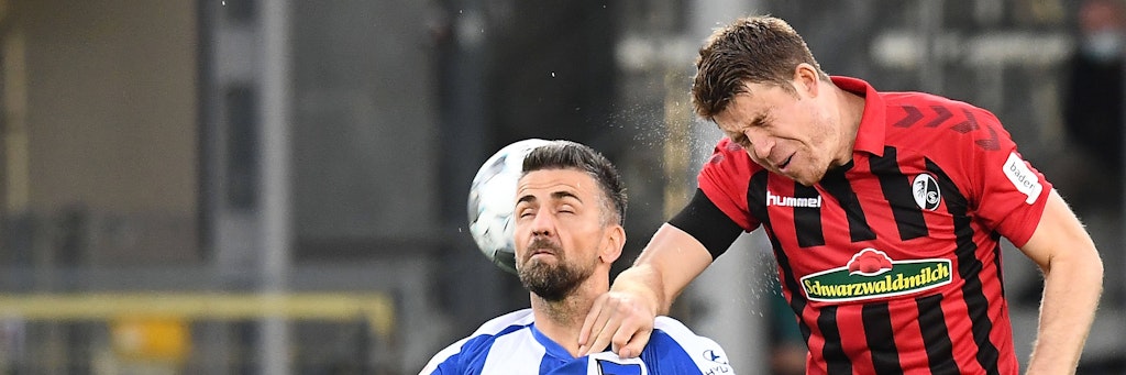 Hertha-Kapitän Vedad Ibisevic mühte sich gegen Freiburg vergebens. 