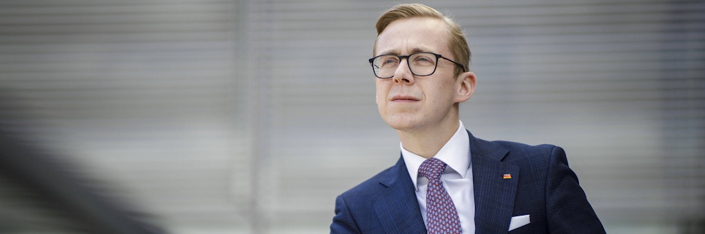 CDU-Nachwuchsstar Philipp Amthor steht wegen Lobbyismus-Vorwürfen unter Beschuss. Trotzdem will er CDU-Landeschef in Meck-Pomm werden.