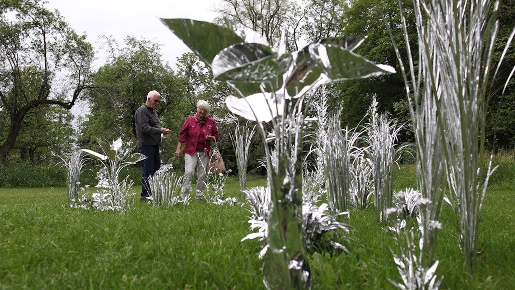 Toshihiko Mitsuya (Japan) . The Aluminium Garden-Structural Study of Plants. Auch ein Alugarten will gepflegt werden. 