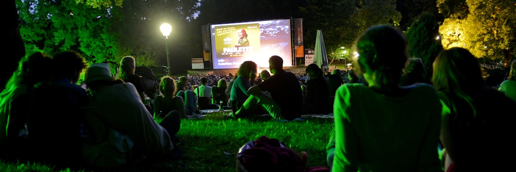 Das Freiluftkino Friedrichshain startet als erstes Berliner Open-Air-Kino in die Saison. 