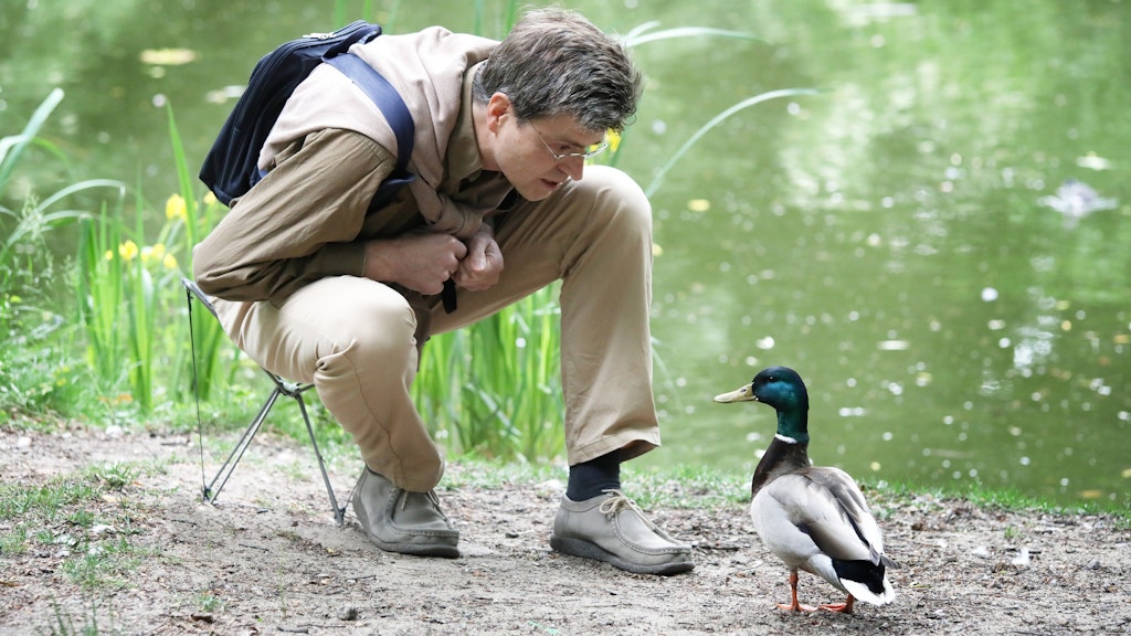 Kay Fischer ist täglich zwei Stunden im Park, kommt den Enten ganz nah.