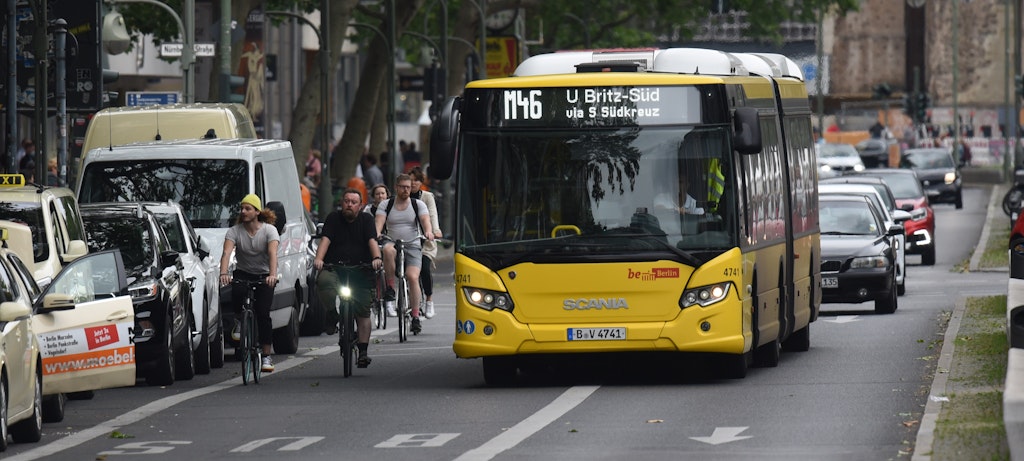 BVG-Bus auf dem Kudamm.