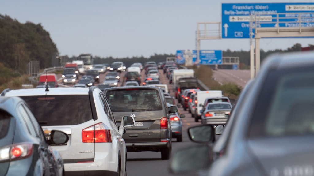 Mit dem Beginn der Sommerferien an diesem Donnerstag wird es voll auf den Berliner Ausfallstraßen und den Autobahnen in der Region.