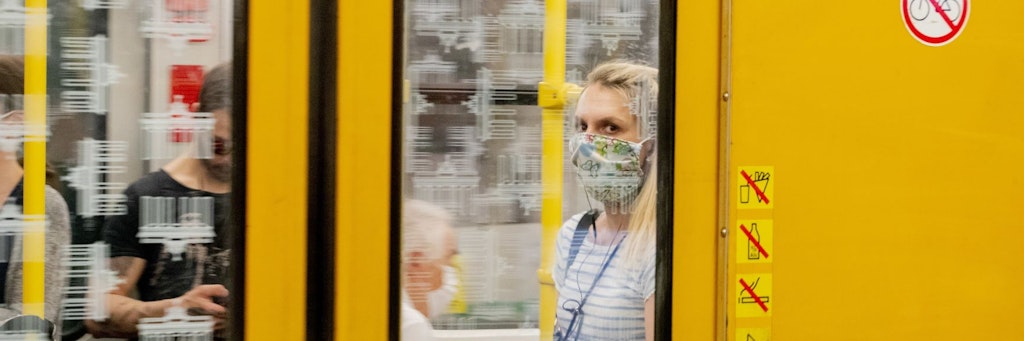 Die Maskenpflicht in der U-Bahn wird demnächst von der Polizei überwacht.