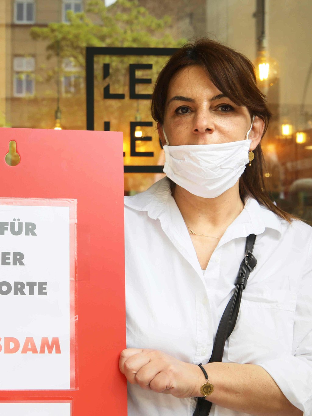 Sevim Yilmaz (46) arbeitet seit 30 Jahren in dem Haus in Wedding.