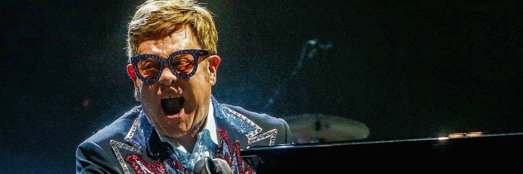 Elton John singt auf einem Konzert in der spanischen Hauptstadt. 