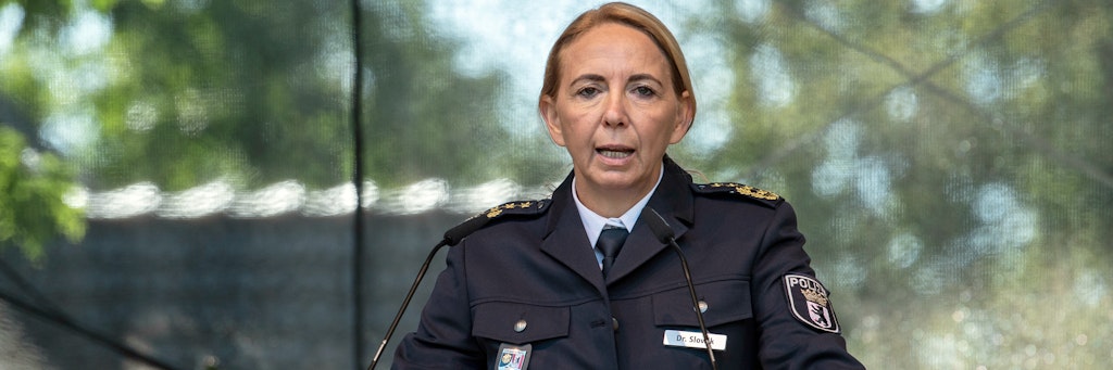 Polizeipräsidentin Barbara Slowik kritisiert das Berliner Antidiskriminierungsgesetz. Es würde insbesondere die Ermittlungen im Clanmiliieu erschweren. 