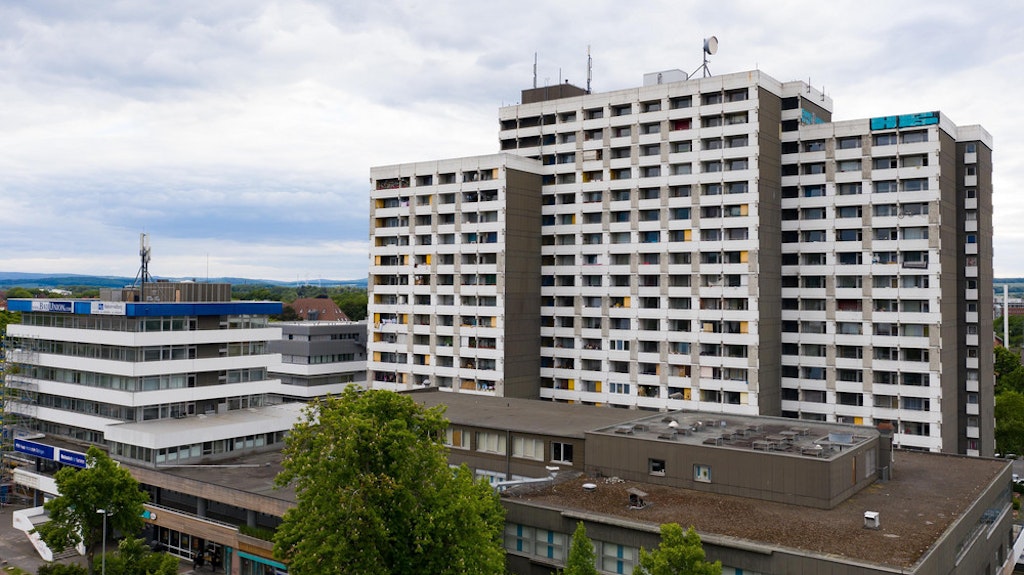 700 Bewohner dieses Wohnkomplexes, auch "Iduna-Komplex" genannt, müssen in Quarantäne bleiben.