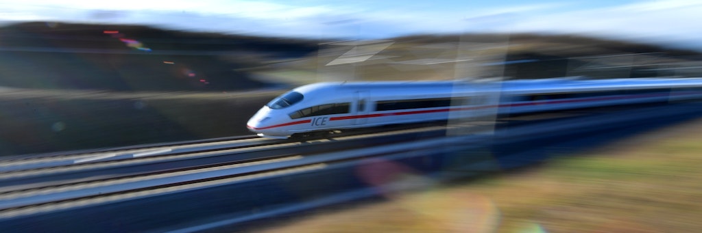 Seit 2015 ist die ICE-Strecke Berlin-München in Betrieb 4 bis 4,5 Stunden brauchen die Züge. 
