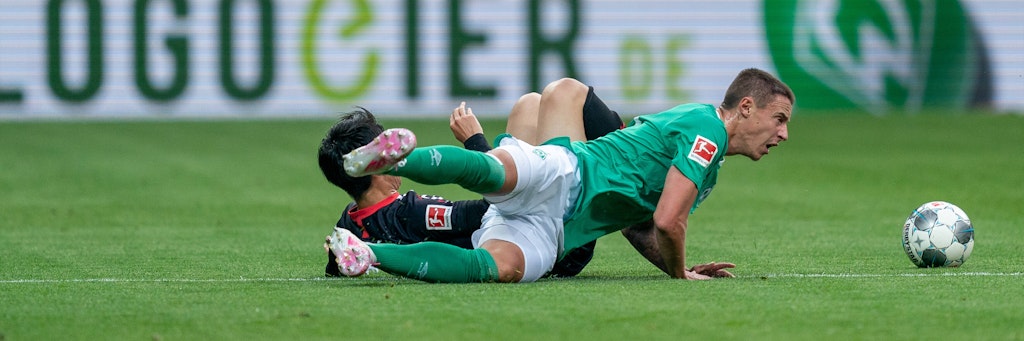 Marco Friedel und Werder Bremen gingen gegen Frankfurt zu Boden. Die 0:3-Pleite verschafft Union Luft im Abstiegskampf. 