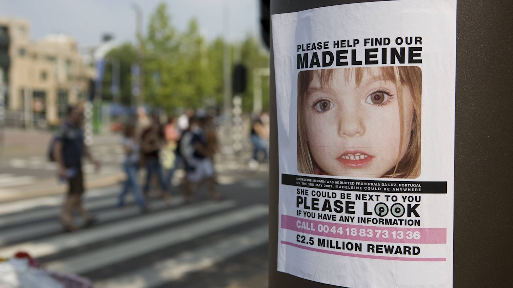 Sogar in Amsterdam wurde wie auf diesem Plakat an einer Litfaßsäule nach Hinweisen gesucht - lange vergeblich.