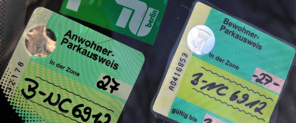 In Berlin kostet eine Parkvignette bei bis zu zwei Jahren Gültigkeitsdauer 20,40 Euro.<br>