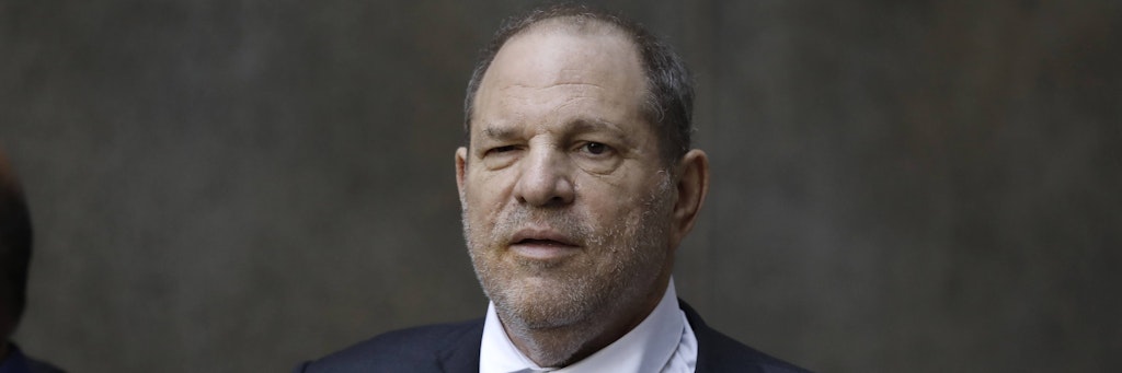 Harvey Weinstein sitzt gerade in einem New Yorker Gefängnis eine 23-jährige Haftstrafe für zwei sexuelle Übergriffe ab. Insgesamt gibt es hunderte Vorwürfe gegen ihn.