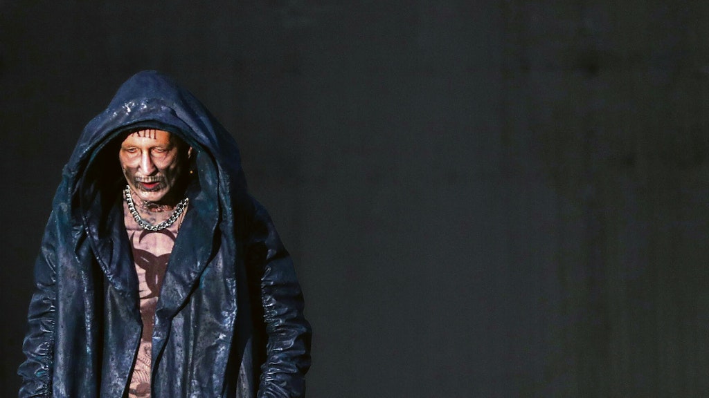 Schauspieler Peter Lohmeyer bei den Salzburger Festspielen als Tod.