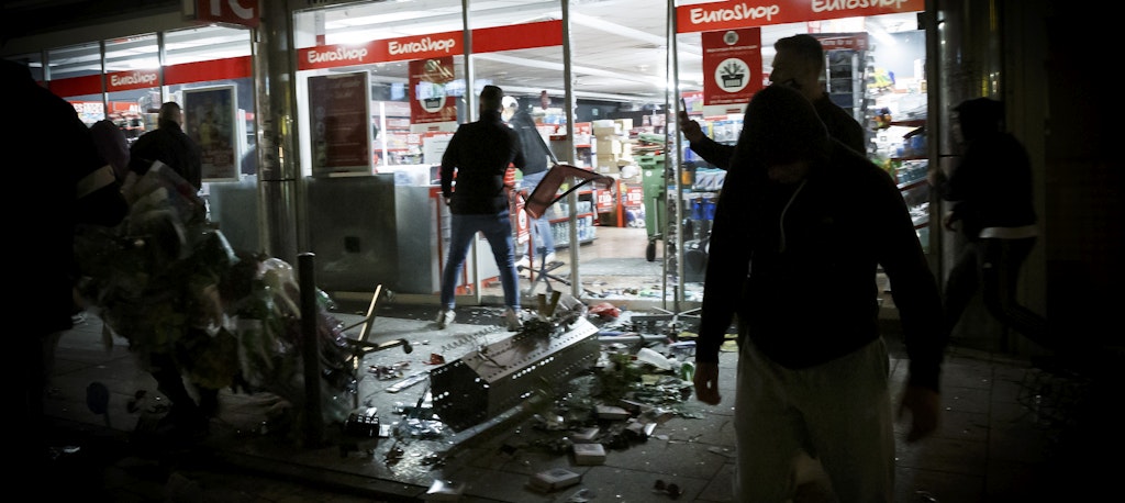 Bei den nächtlichen Krawallen in Stuttgart am 21. Juni hatten die Täter auch Geschäfte geplündert.
