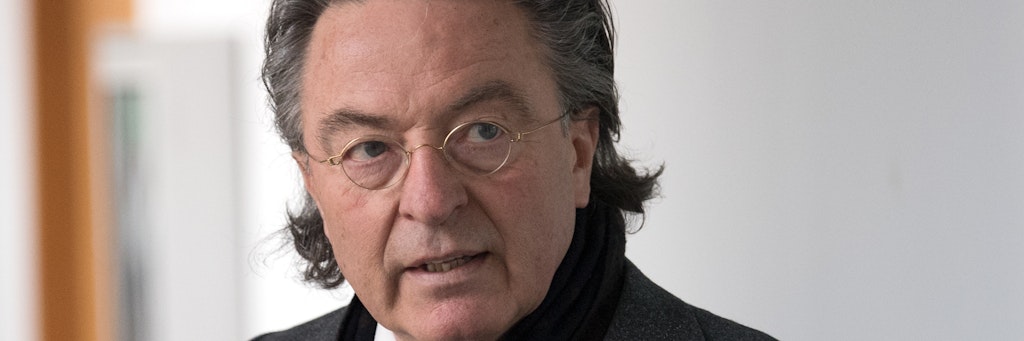 Anwalt Peter-Michael Diestel war letzter DDR-Innenminister: Für ihn gehören die Honecker-Orden ins Museum.
