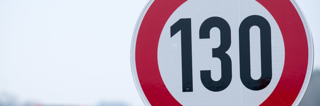 Kommt das allgemeine Tempolimit von 130 km/h auf deutschen Autobahnen? Die politischen Parteien streiten sich heftig um diesen Vorschlag.