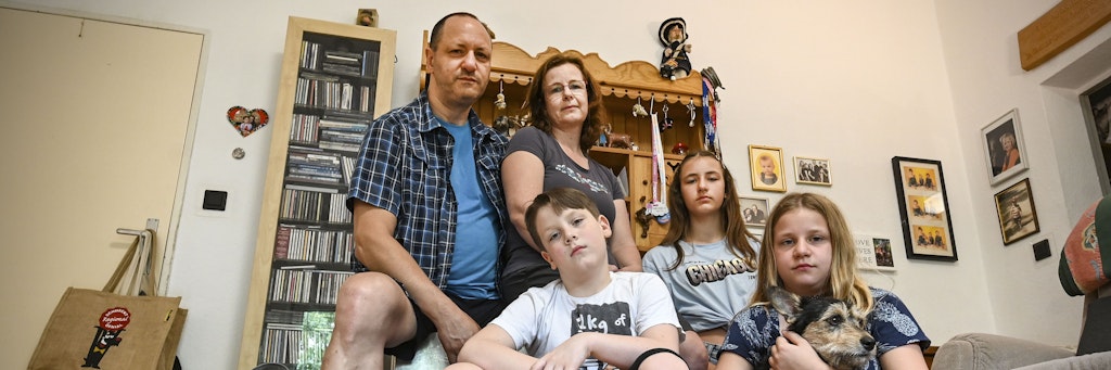 Die traurige Patchworkfamilie Bargel: Kirstin und Andreas mit den Kindern Robin (9), Tabea (12) und Amy (10). 