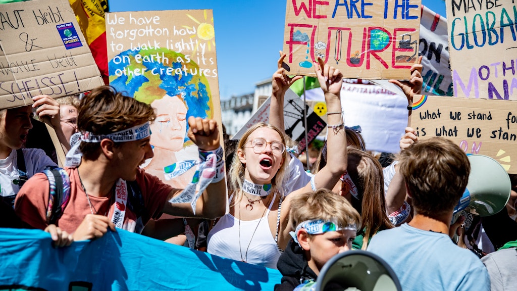 Vor allem bei den Klimademonstrationen von Fridays for Future sind Teenager hoch engagiert dabei.