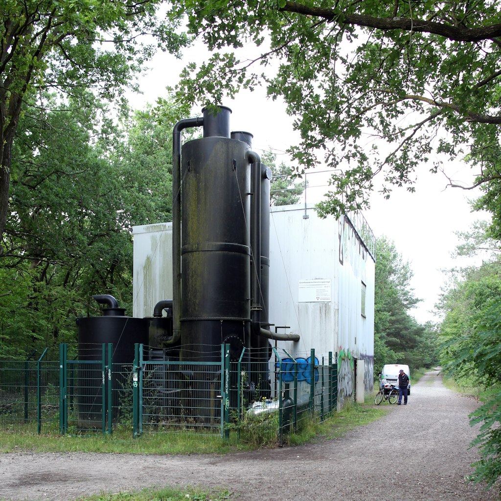 Eine der beiden Grundwasserreinigungsanlagen in der Königsheide.