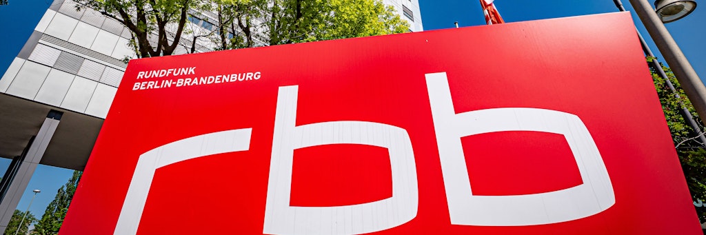 Das Fernsehzentrum des RBB in der Masurenallee. Der Sender beteuert jetzt, sich auch stets um die Künstler aus dem Osten zu kümmern.