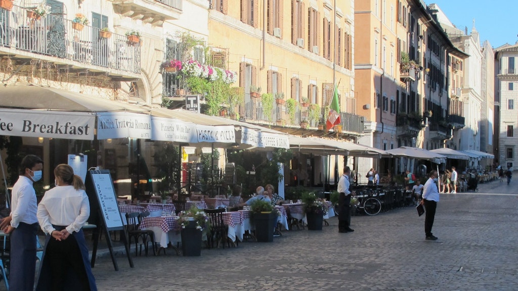 Wenig zu tun für die Kellner in den Touristen-Restaurants an der Piazza Navona.