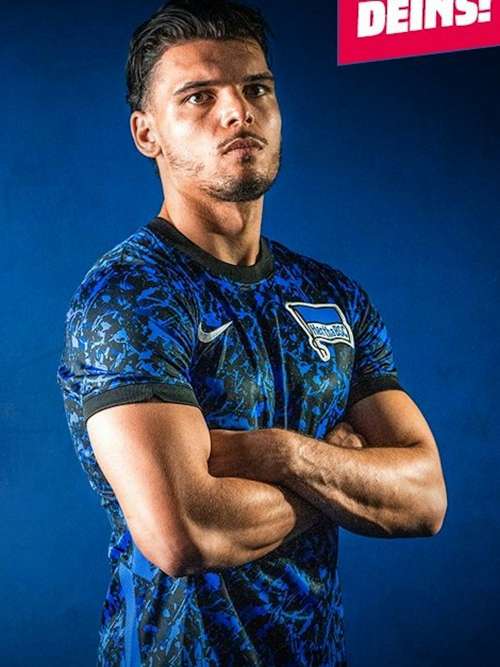 Karim Rekik im neuen Auswärtsdress der Alten Dame.