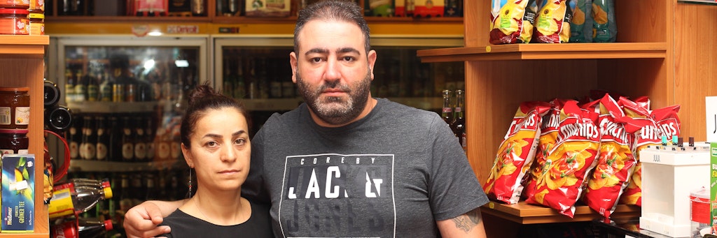 Zuleyha Simsek (40) und Özgür Simsek (38) wissen nicht, wie nach der Schließung weitergehen soll.