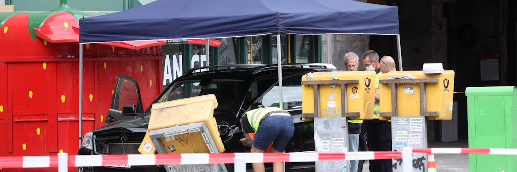 Spurensuche am Unfallfahrzeug