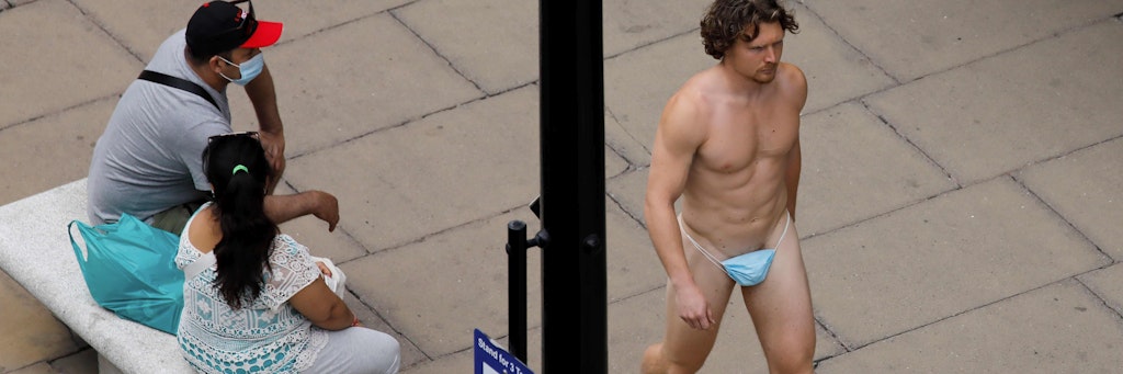 Tim Shieff läuft mit einer OP-Maske als G-String durch London.