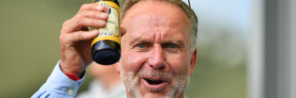 Nix Flasche leer! Kalle Rummenigge will einen größeren Bayern-Kader, damit den Spielern nicht die Puste ausgeht.