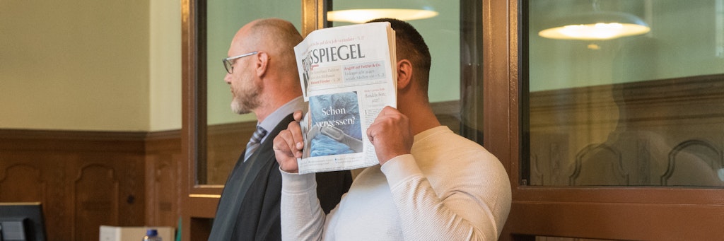 Der Angeklagte vor Gericht.