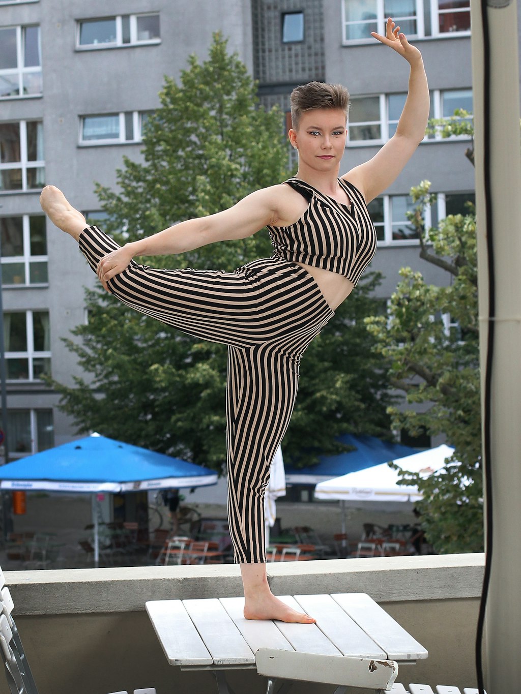Lenya Lev (18) turnt am Trapez, hofft auf eine steile Bühnen-Karriere.
