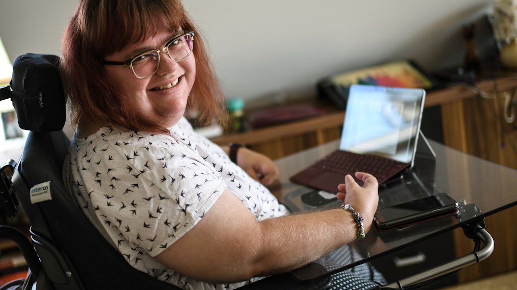 Ulrike Gehn arbeitet vom Homeoffice aus bei der Firma Kopf, Hand + Fuß gGmbH.