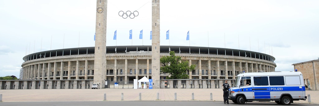 Keine Fans, keine Stimmung: Vor dem Olympiastadion ist Stunden vor dem Pokalfinale nichts los (Archivfoto). 