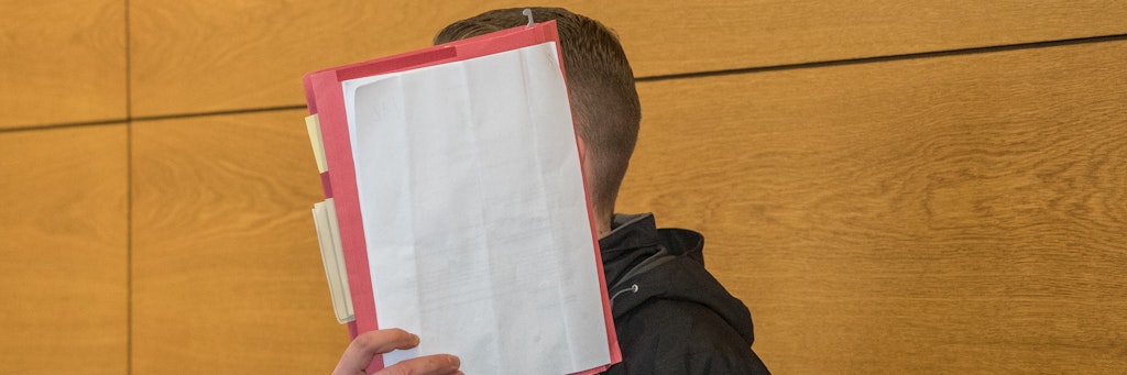 Paul K. soll als Mitglied der Betrügerbande agiert haben und muss sich jetzt vor Gericht verantworten.<br>