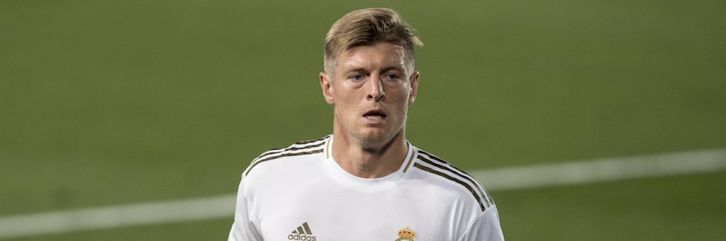 Toni Kroos spielt beim großen Klub real Madrid und hat ein großes Herz für seinen kleinen Heimatverein in Greifwald.