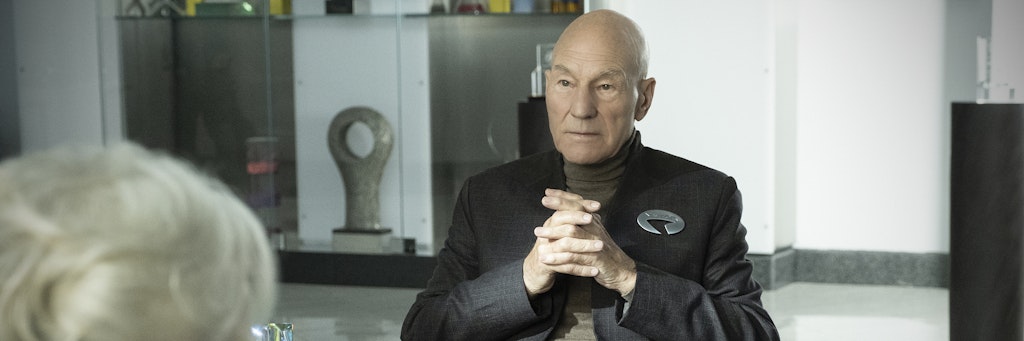 Patrick Stewart als Jean-Luc Picard in einer Szene der Amazon-Serie „Star Trek: Picard“. Nach fast 20 Jahren spielt er wieder diese Rolle.