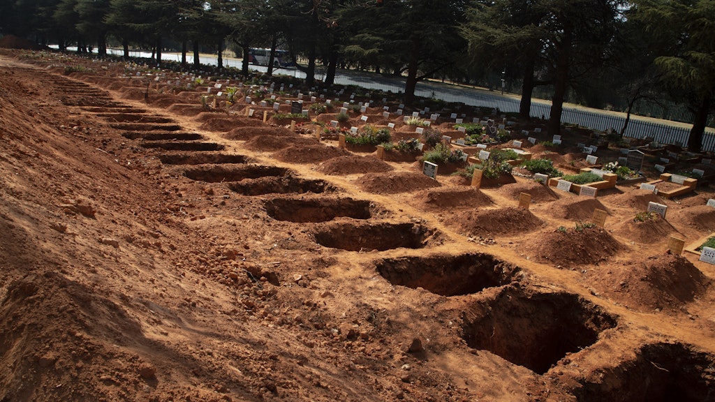 Frische Gräber auch auf dem Westpark-Friedhof von Johannesburg.