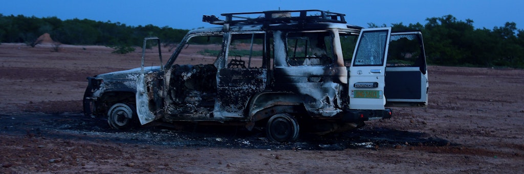 In diesem Auto waren die acht Menschen unterwegs, als sie überfallen und getötet wurden.
