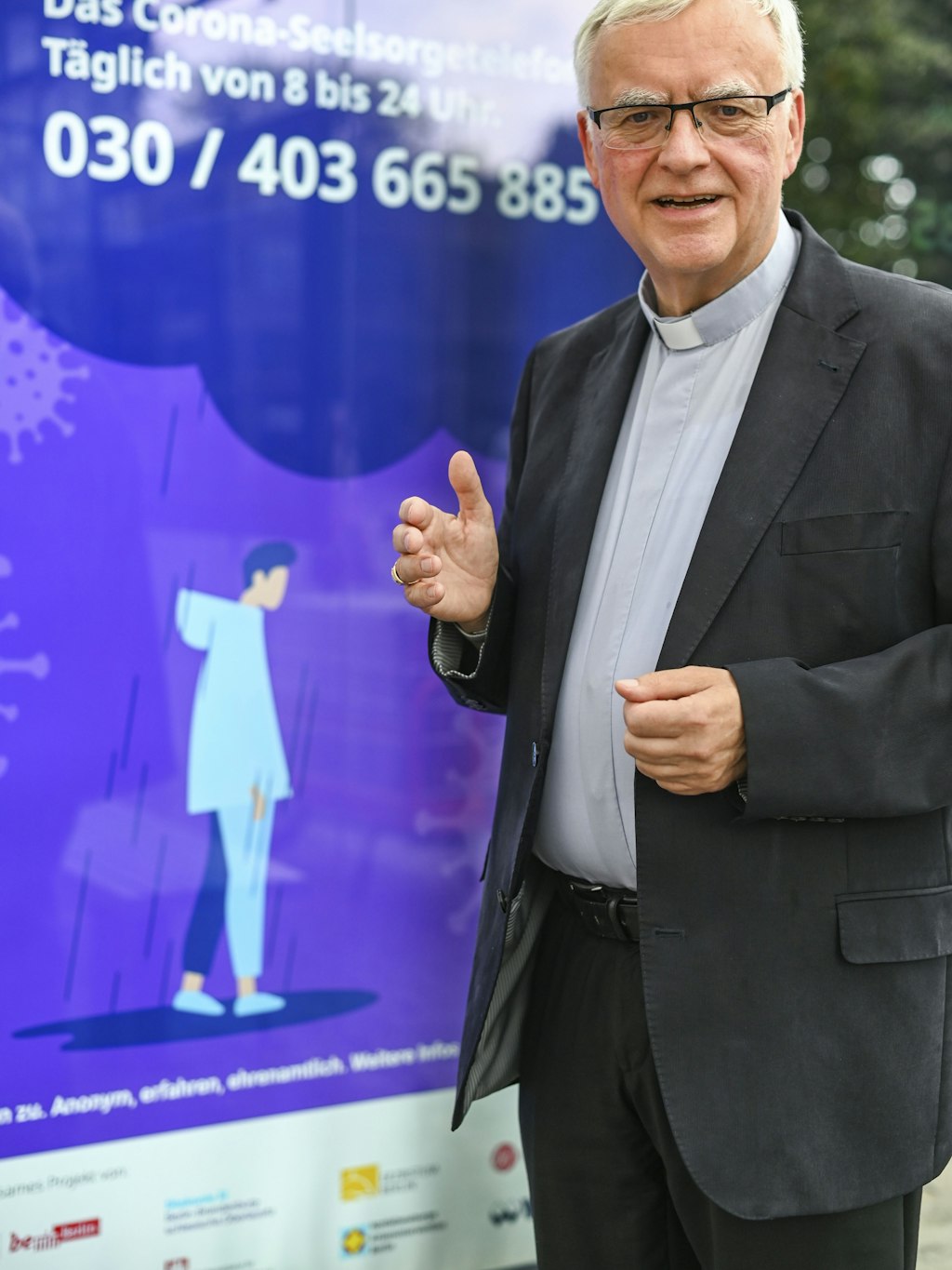 Erzbischof Dr. Heiner Koch bei der Vorstellung der neuen Plakate. 
