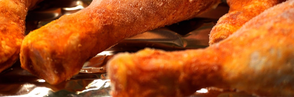 In China konnten Coronaviren auf Chickenwings nachgewiesen werden.