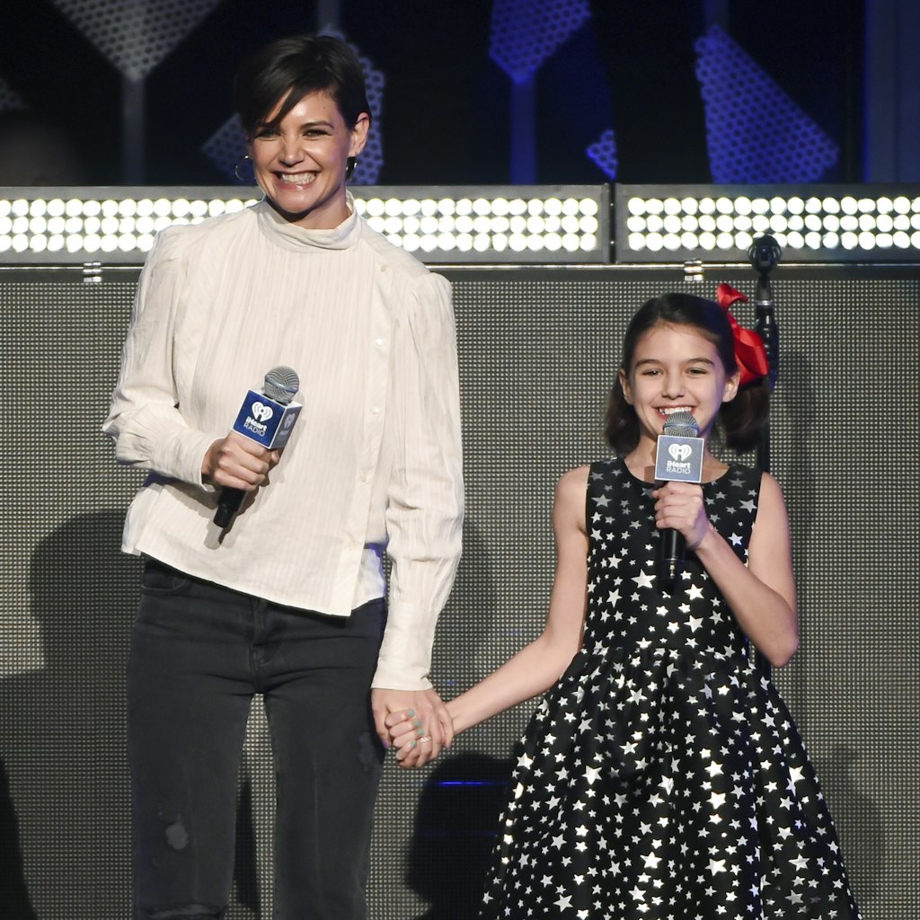 Tom Cruise' Ex-Frau, Schauspielerin Katie Holmes und ihre Tochter Suri bei einem Auftritt 2017