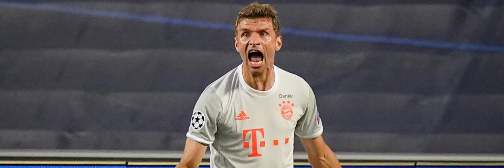 Thomas Müller, das Energiebündel des FC Bayern, schreit seine Freude nach dem historischen Sieg gegen den FC Barcelona heraus.