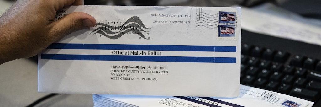 Wahlunterlagen für die US-Vorwahlen im Mai 2020. Im Land ist eine hitzige Debatte um die Briefwahl entbrannt. 